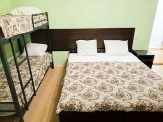 Гостиница Гермес Сочи Четырехместный номер с балконом-1