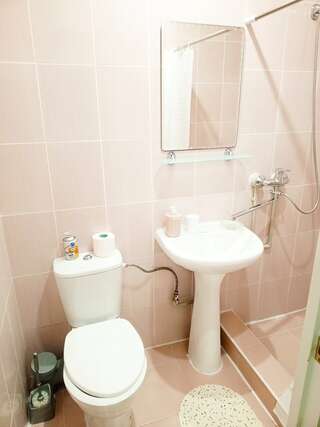 Гостиница Гермес Сочи Четырехместный номер с балконом-9