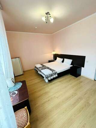 Гостиница Гермес Сочи Двухместный номер с 2 отдельными кроватями и балконом-10